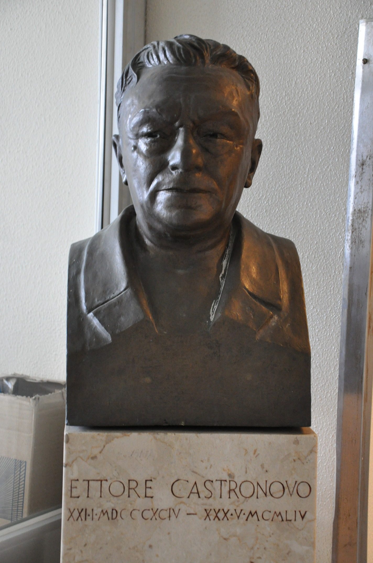 4-Ettore%20Castronovo%27s%20Bust.JPG